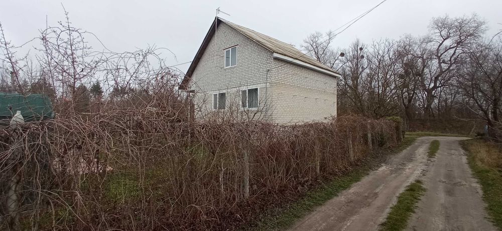 Продаж будинку,дачі