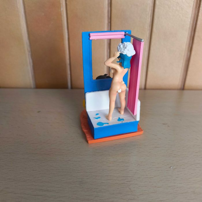 Boneco Figura Dragon Ball Yamcha e Bulma no Banho