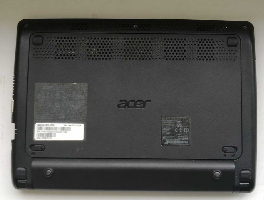 Нетбук Acer Aspire One D270 + сумка