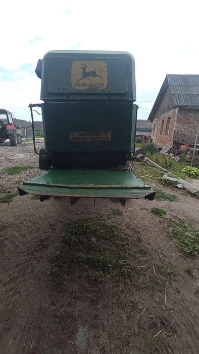 Продам JOHN DEERE 952