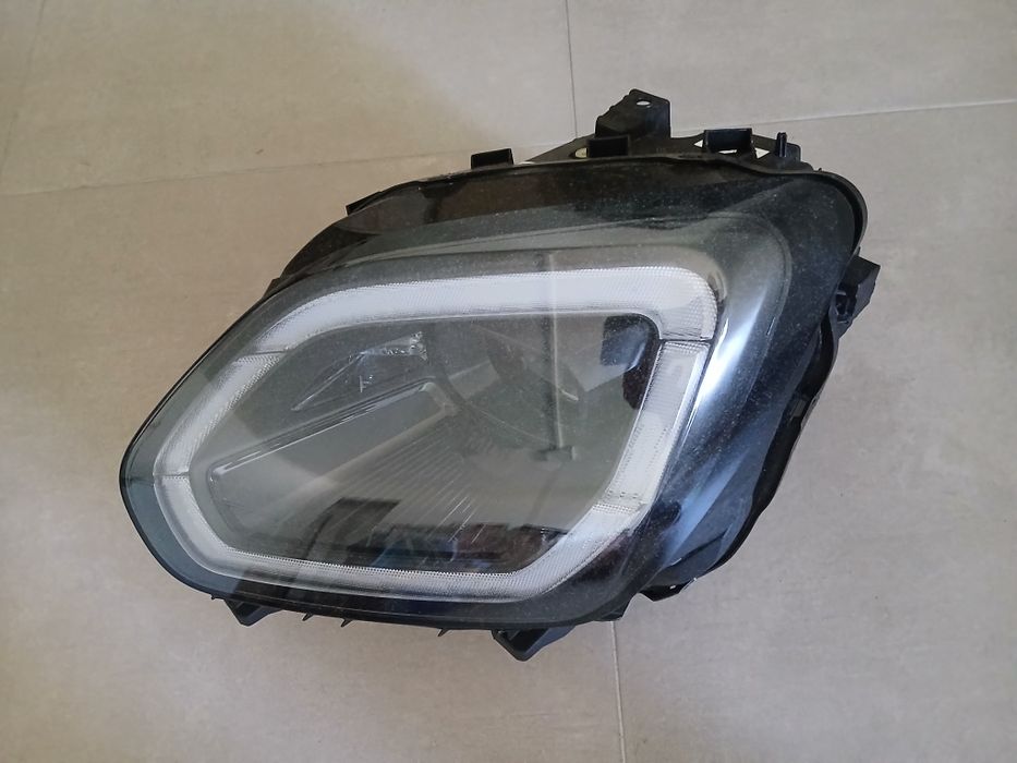 Farol Mini Countryman U25 2024