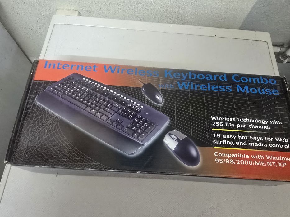 Teclado com rato sem fios novo