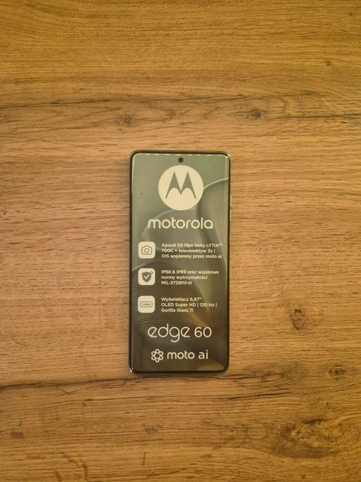 Atrapa telefonu motorola edge 60