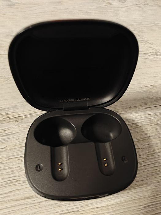 Зарядний бокс для навушників JBL wave 300 TWS