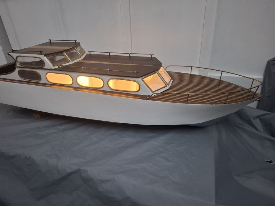 Barco de madeira.