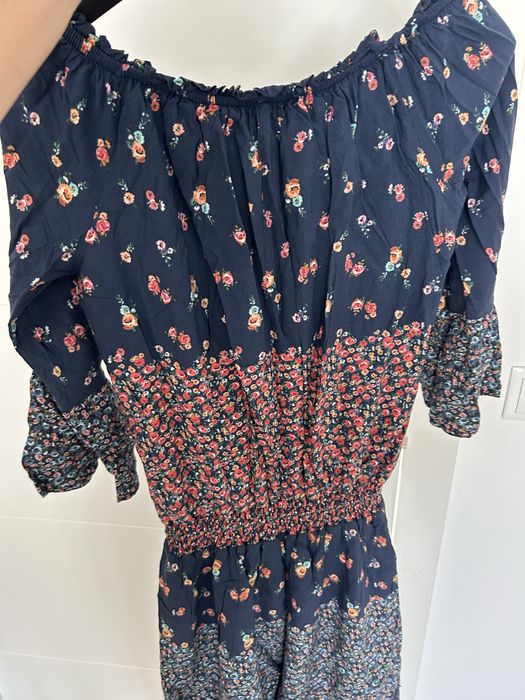 Vestido lindo sfera . Marca 40 mas veste 42