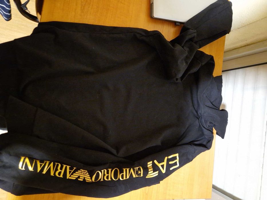 Camisola Emporio Armani.