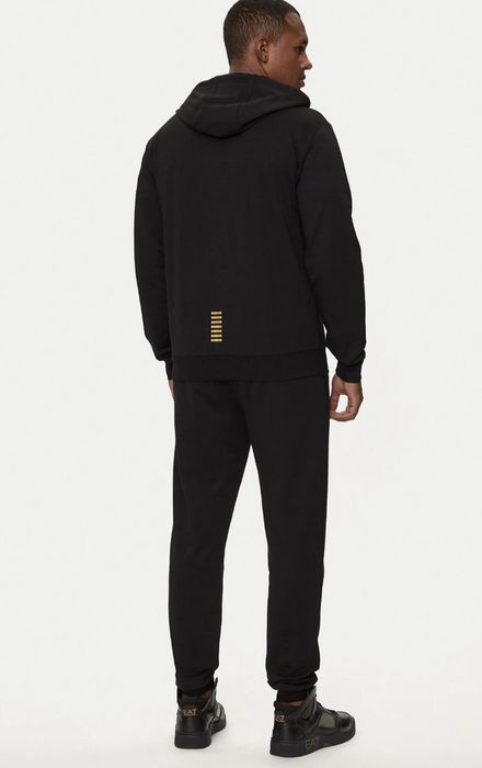 Костюм Armani  EA7 новий оригінал, L