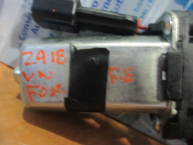 Motor vidro frente esquerdo VOLKSWAGEN Fox (5Z1, 5Z3, 5Z4)