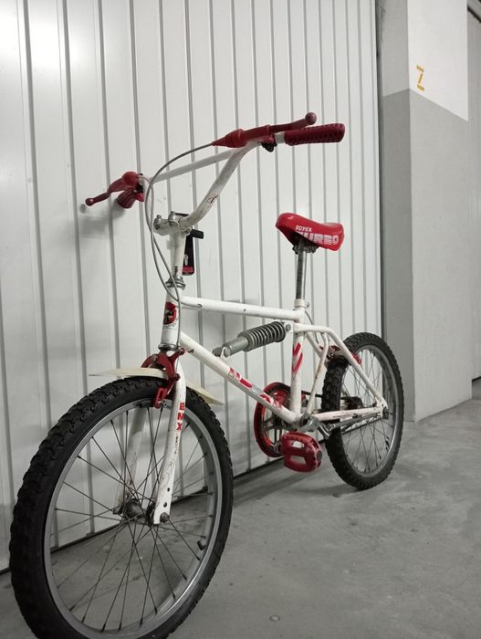 Bicicleta BMX vintage com suspensão