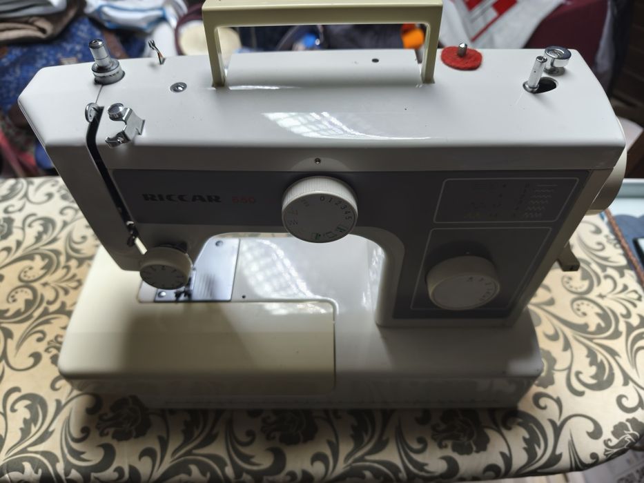 Máquina de costura portátil