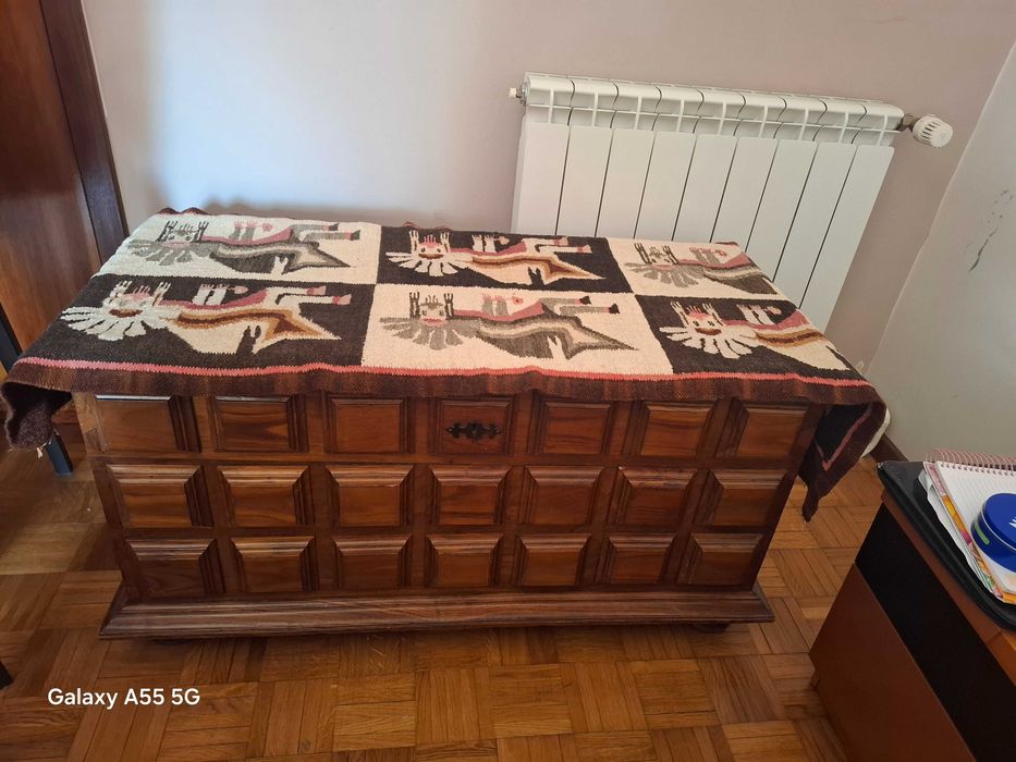 Vendo baú em excelentes condições por 100 euros