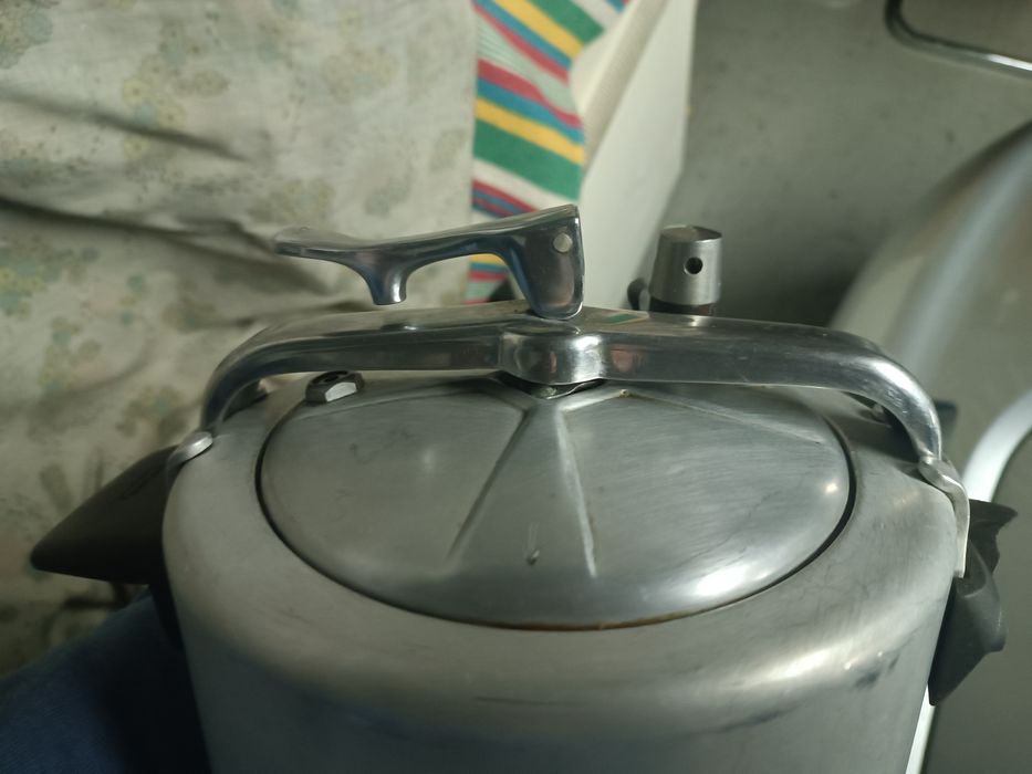 Panela de pressão usada