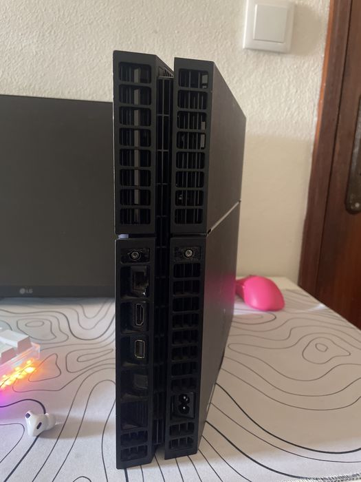 Ps4 500 gb sem comando!