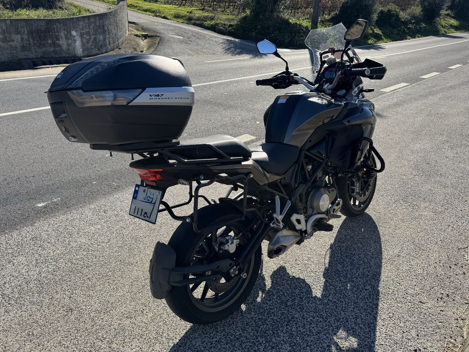 Benelli TRK 502.