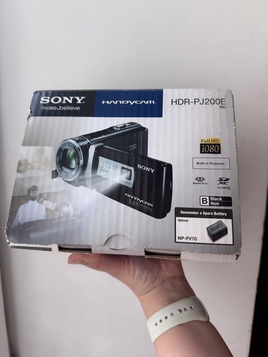 Відеокамера з проектором Sony