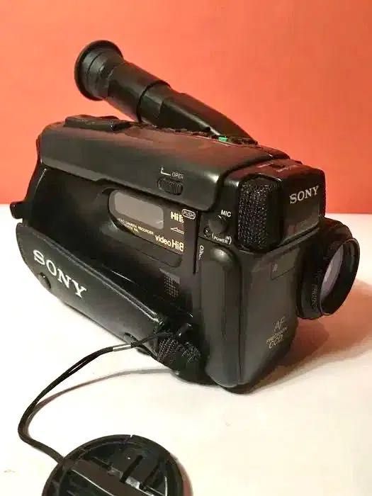 SONY video camera S8-AF precision CCD-TR 705E e acessórios - 1983
