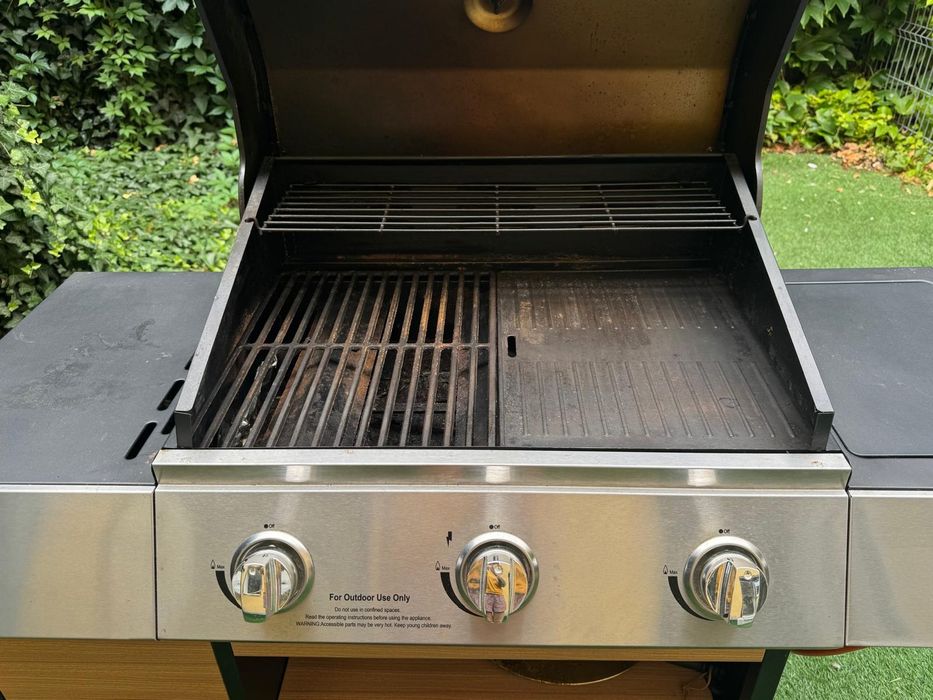 Grill gazowy – bardzo dobry stan, gotowy do użytku