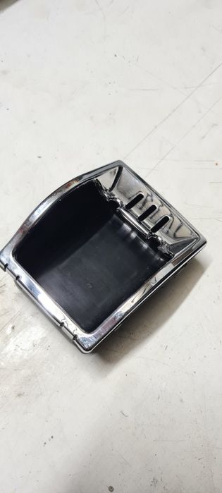Interiror de cinzeiro Mercedes W203