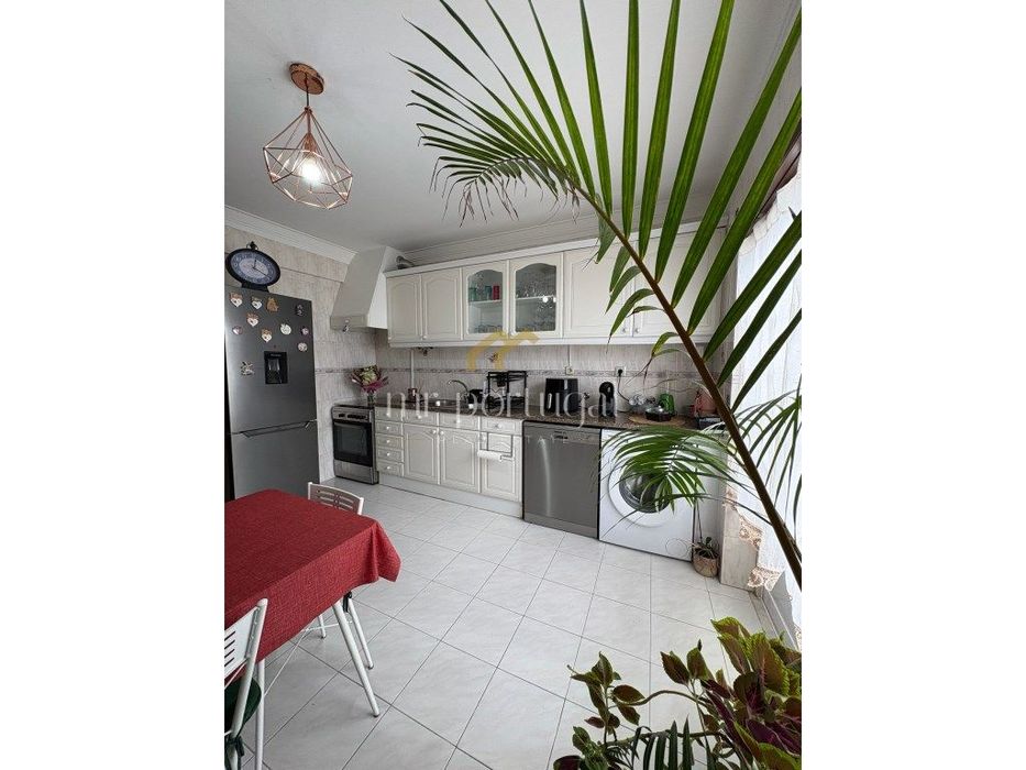 Excelente Apartamento T3 no Centro de Mafra com Parqueamento e Arre...