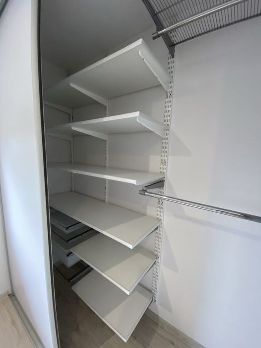 Szafa na wymiar z lustrem