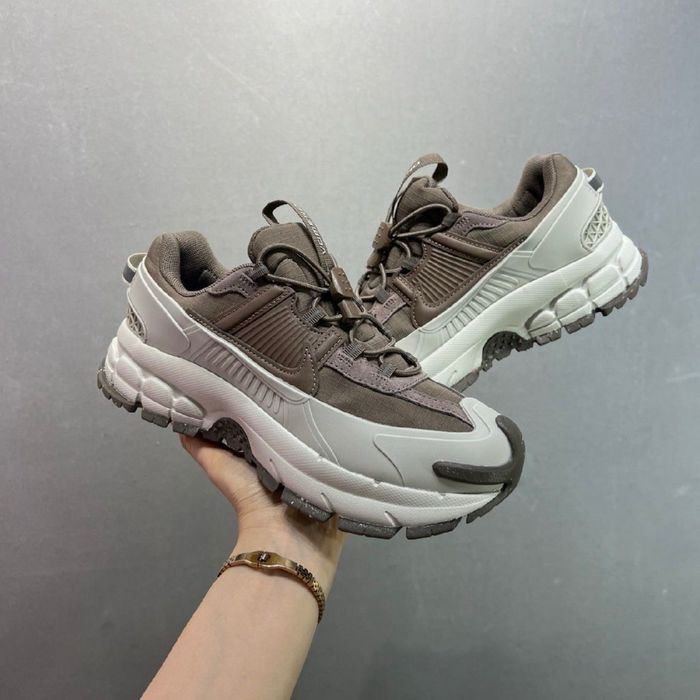 Жіночі Кросівки Nike Zoom Vomero Roam 36-40