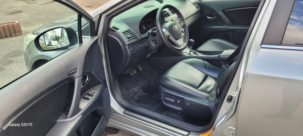 Продам Toyota Avensis