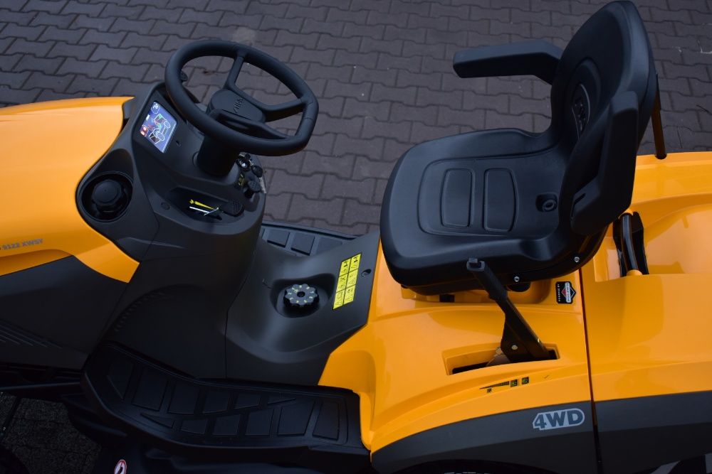 Traktorek kosiarka Stiga Estate 9122 WX 4x4 Silnik Honda Pług