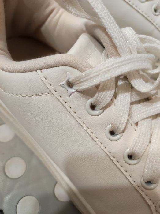 Кросівки біло-бежеві дитячі підліткові