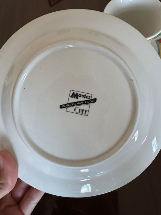 Serviço de Café e Mesa Completo em Porcelana – Padrão Colorido Geo