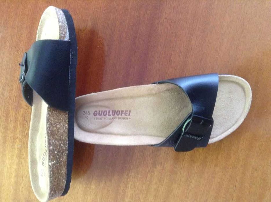 Nowe klapki damskie ze skórzaną profilowaną wyściółką o dług 23cm