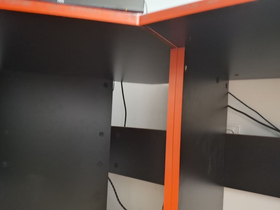 Sprzedam biurko gamingowe