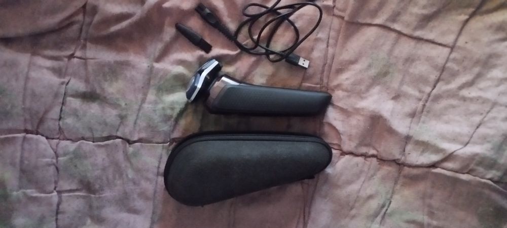 Продам бритву Filips серія 7000,в гарному стані