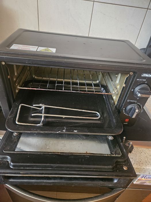 Piekarnik, grill firmy Mesko.