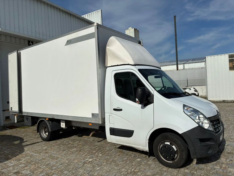 Renault Master474011198628843520