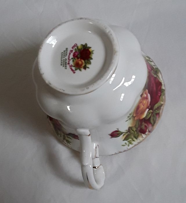 Chávena e pires Old Country Roses, Royal Albert, Bone China, England