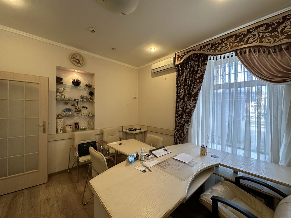 Фасадное помещение на проспекте