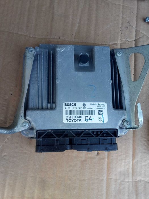 toyota AURIS II 13-18 1,4 d-4d 90 km komputer zestaw startowy immo