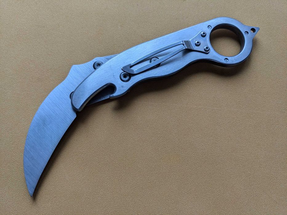 Ніж Karambit. складний ніж керамбіт