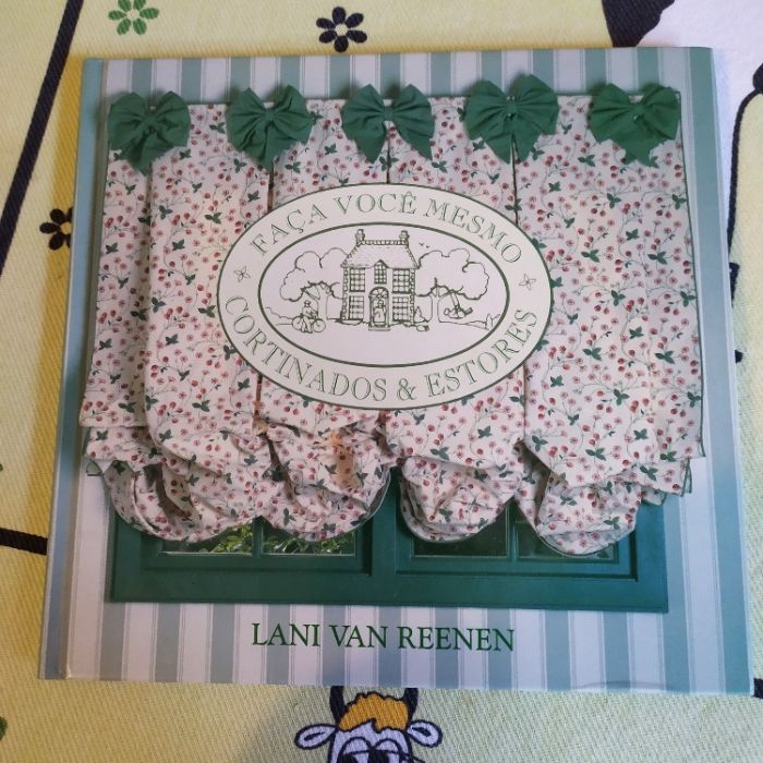 Livros variados como novos