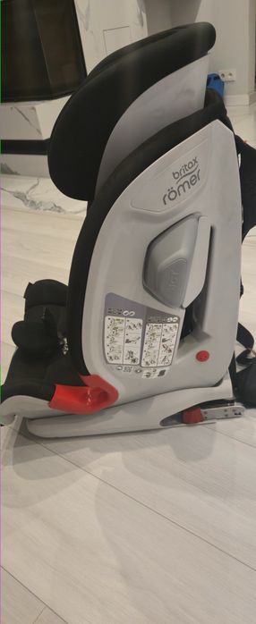 Fotelik dla dziecka Britax Romer AdvansaFix III SICT BR COSMO Black