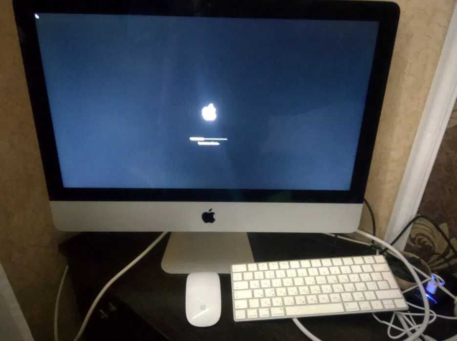 Продаю iMac Late 2015 . macOS Monterey + миша і клава