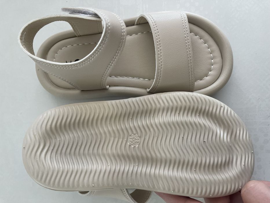 Босоніжки для дівчинки