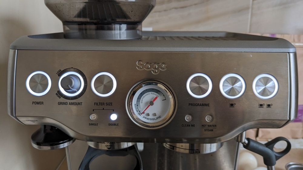 Ekspres kolbowy SAGE Barista Express SES875BSS