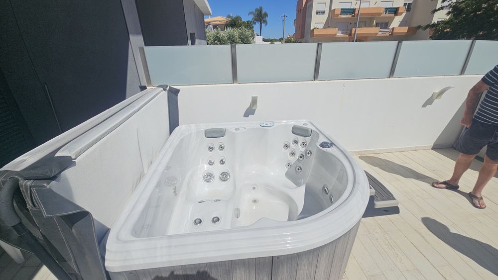 Spa model /Camelia