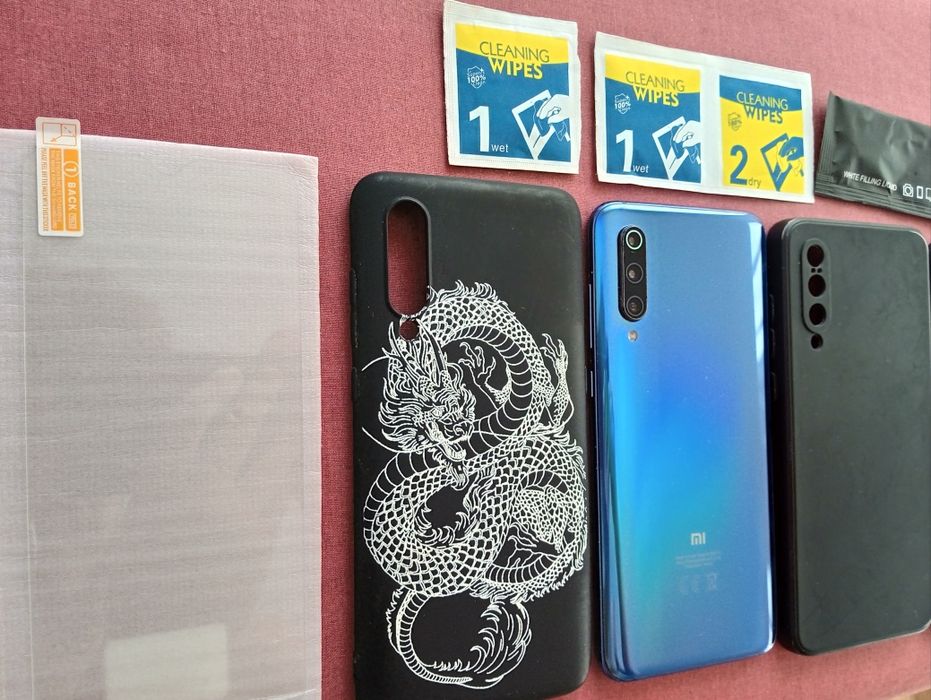Xiaomi Mi 9 6/128 ГБ (Жива плата, чистий, без акаунтів) + 3 чохли та нове захисне скло!