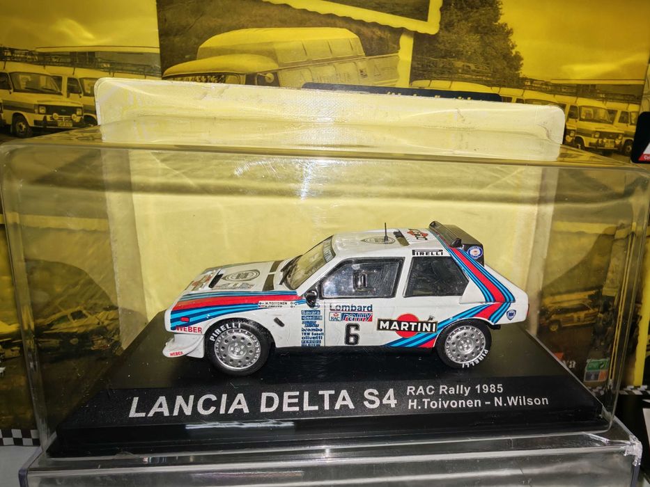 Lancia Delta S4 Martini Rally  - 1:43
