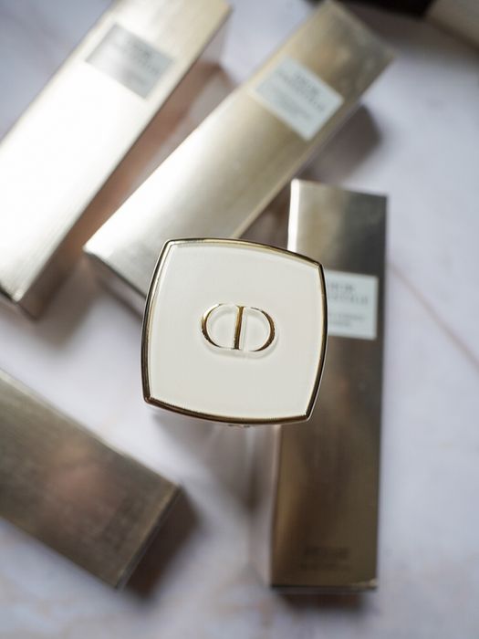 Тонік-есенція лосьйон Dior Prestige L’Oléo-Essence Lumière