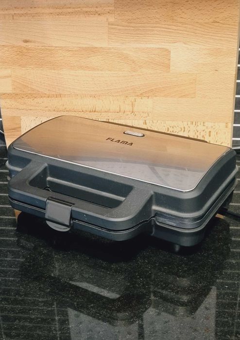 Sanduicheira FLAMA Grill 4970FL (900 W)