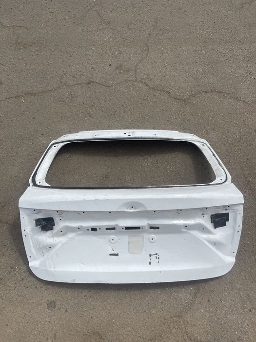 Ляда крышка багажника Toyota Avensis T29 тойота авенсис Т29